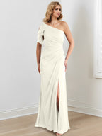 Vestidos para madre de la novia con corte tubo/columna, un hombro al aire y largo hasta el suelo