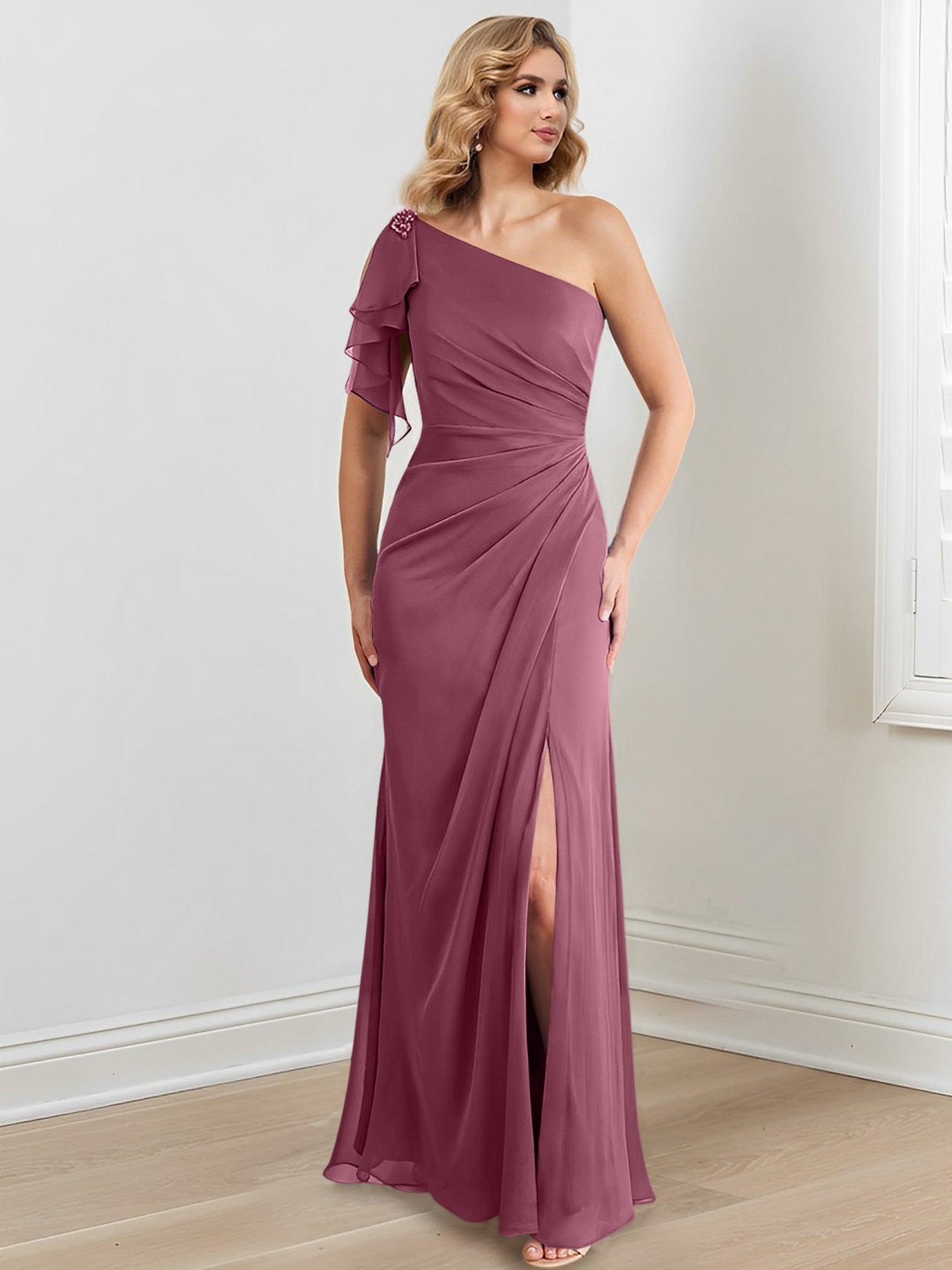 Vestidos para madre de la novia con corte tubo/columna, un hombro al aire y largo hasta el suelo
