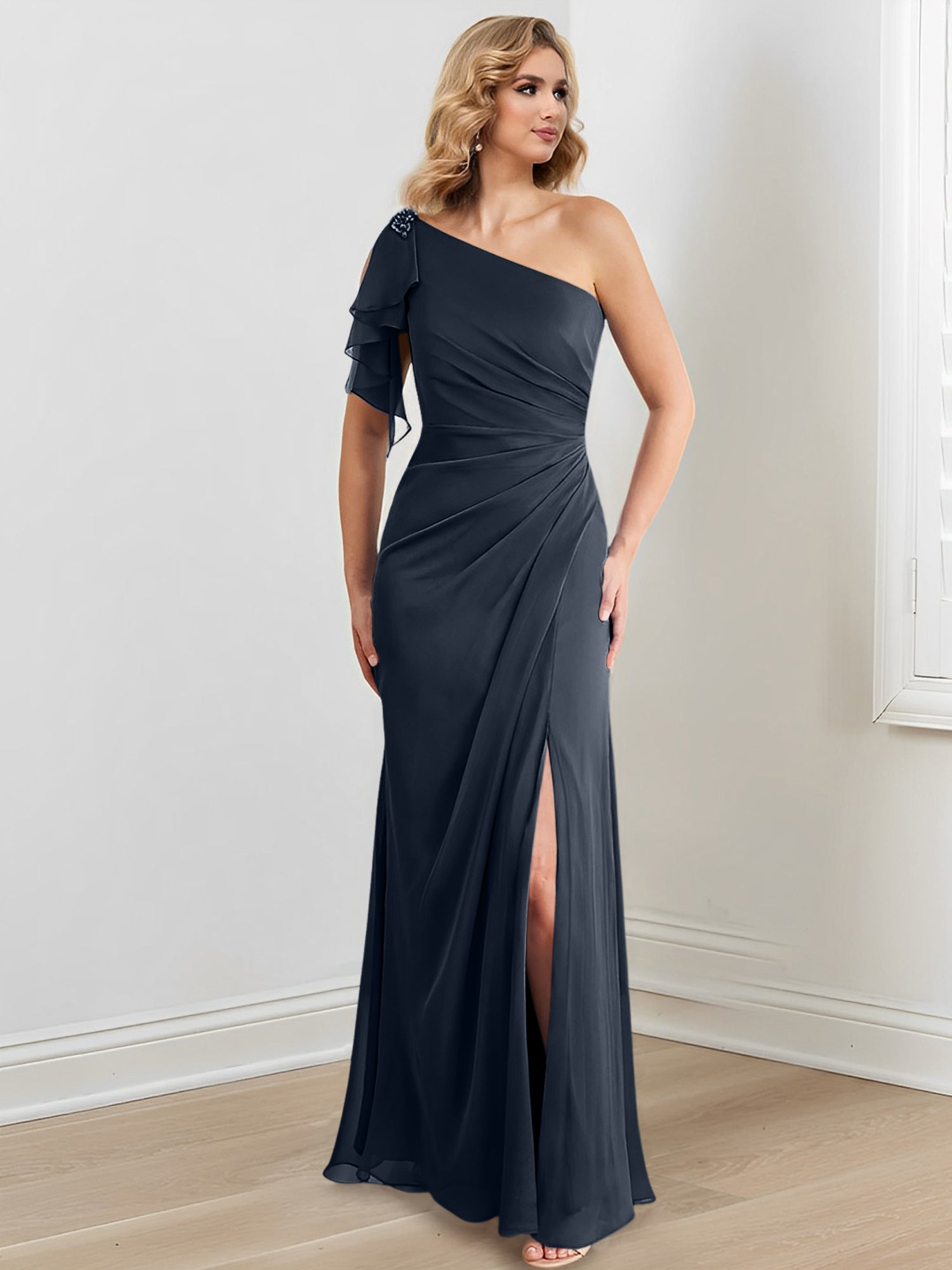Vestidos para madre de la novia con corte tubo/columna, un hombro al aire y largo hasta el suelo