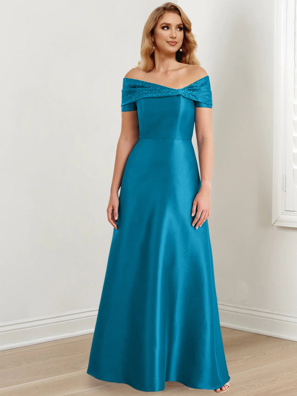 Vestidos de madre de la novia de corte A/princesa, hombros descubiertos y largo hasta el suelo