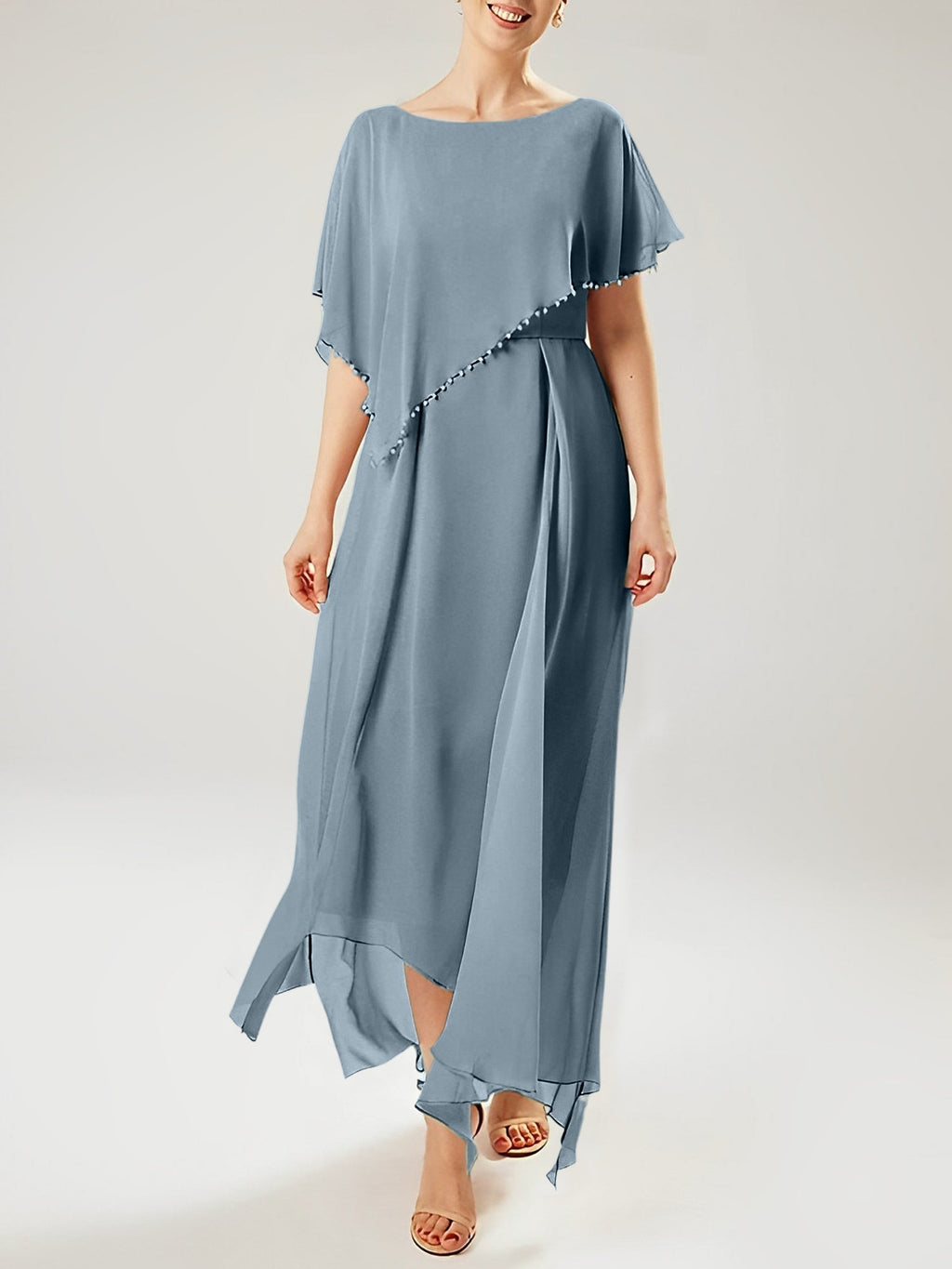 Vestidos de madre de la novia con mangas cortas, corte tubo/columna y borlas