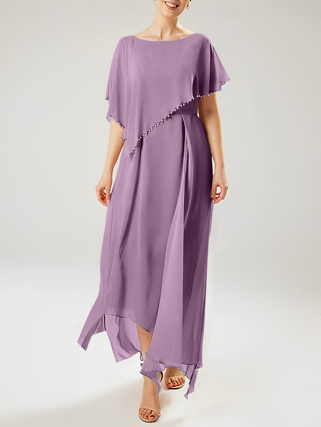 Vestidos de madre de la novia con mangas cortas, corte tubo/columna y borlas