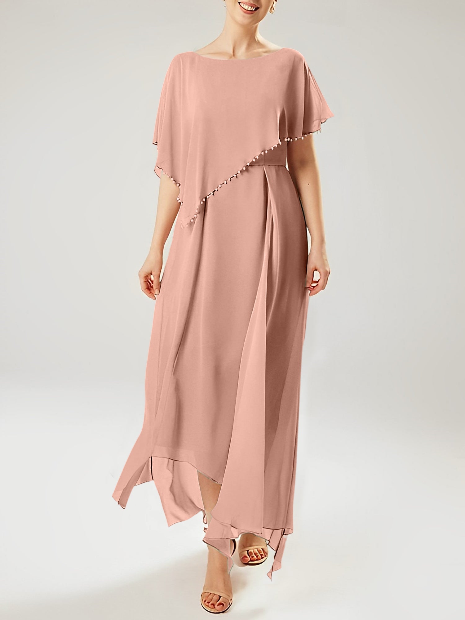 Vestidos de madre de la novia con mangas cortas, corte tubo/columna y borlas
