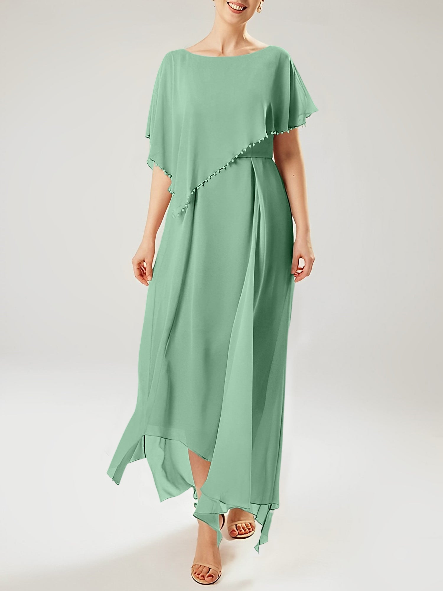 Vestidos de madre de la novia con mangas cortas, corte tubo/columna y borlas