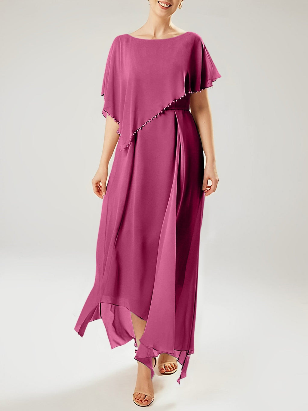 Vestidos de madre de la novia con mangas cortas, corte tubo/columna y borlas