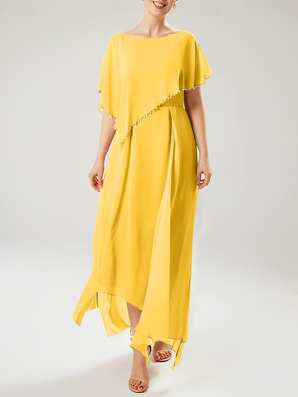 Vestidos de madre de la novia con mangas cortas, corte tubo/columna y borlas