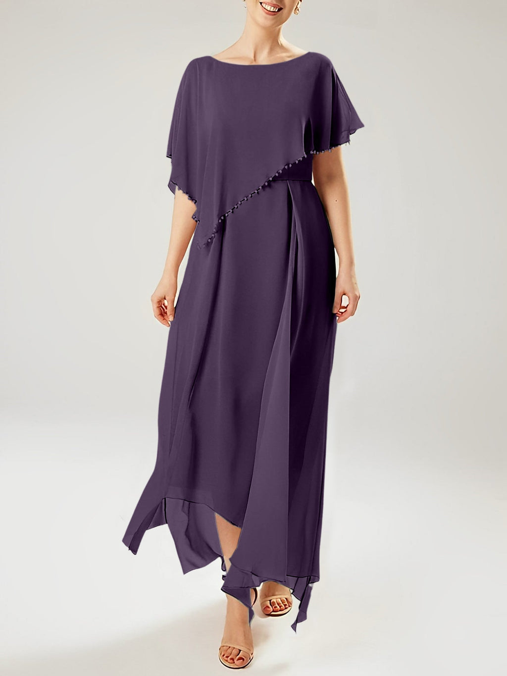 Vestidos de madre de la novia con mangas cortas, corte tubo/columna y borlas