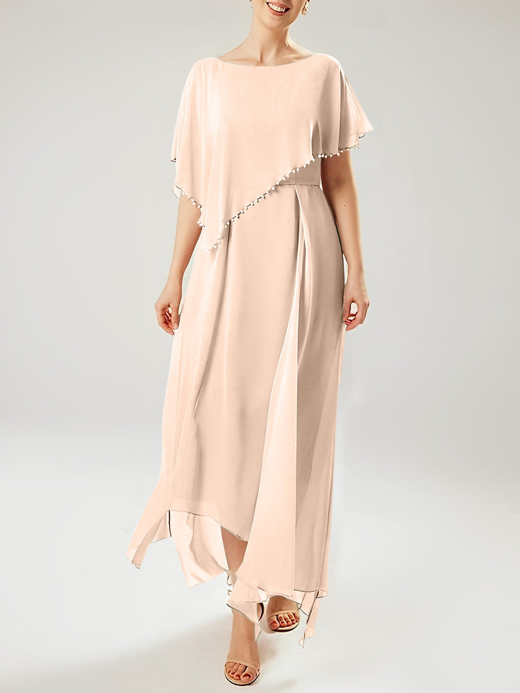 Vestidos de madre de la novia con mangas cortas, corte tubo/columna y borlas