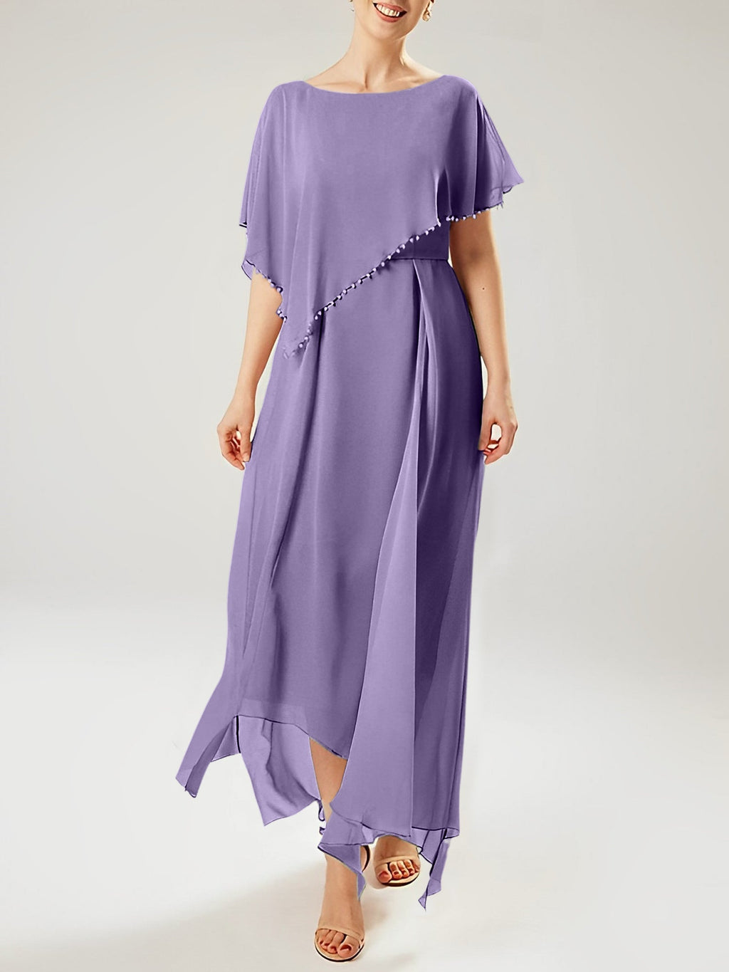 Vestidos de madre de la novia con mangas cortas, corte tubo/columna y borlas