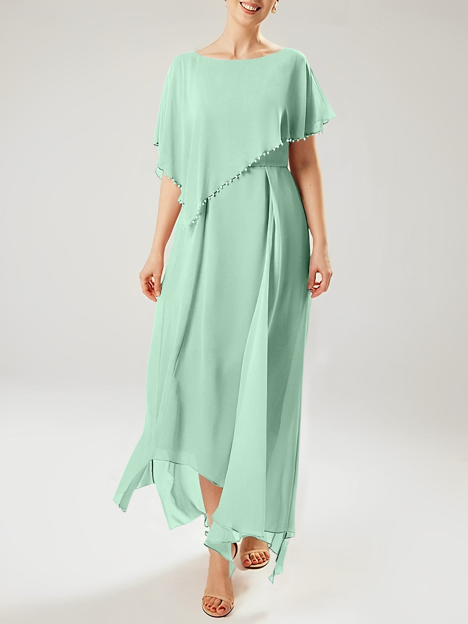 Vestidos de madre de la novia con mangas cortas, corte tubo/columna y borlas