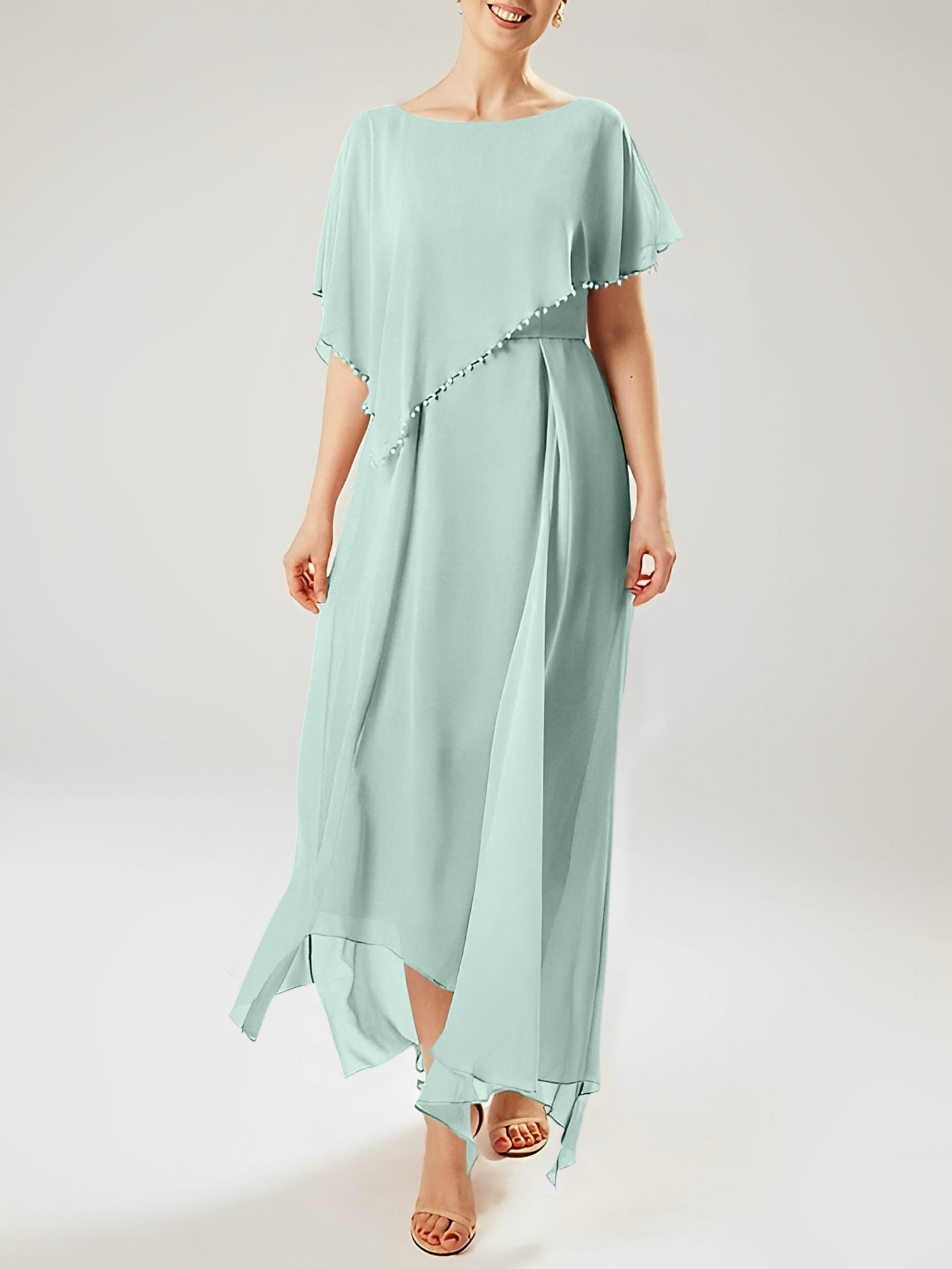 Vestidos de madre de la novia con mangas cortas, corte tubo/columna y borlas