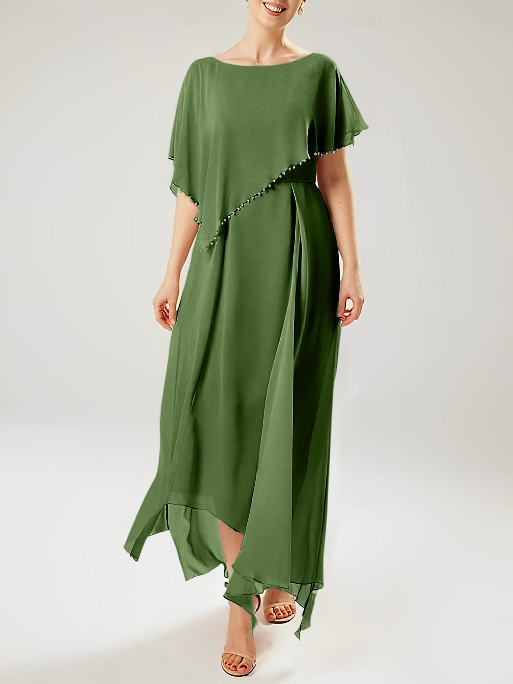 Vestidos de madre de la novia con mangas cortas, corte tubo/columna y borlas