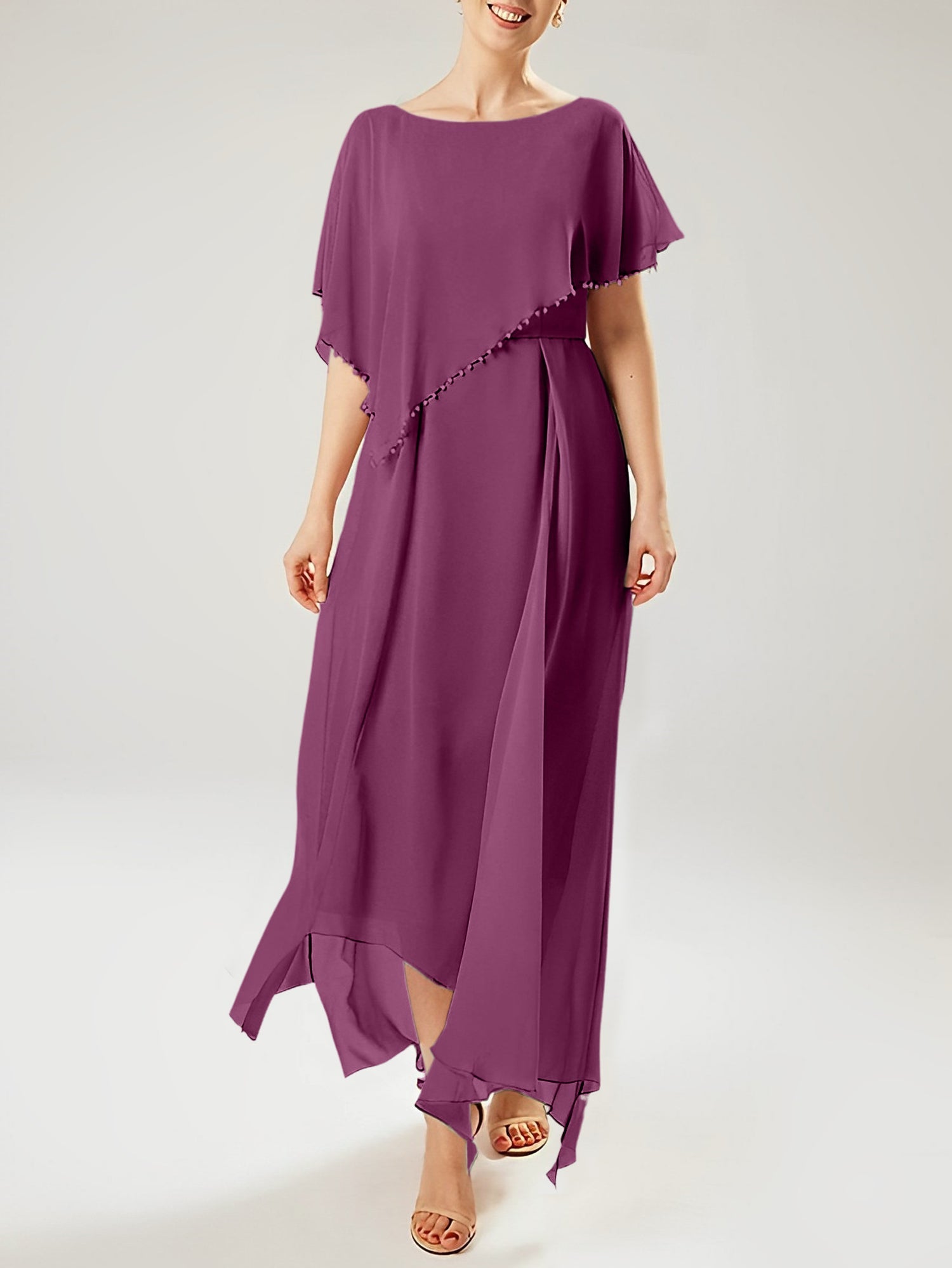 Vestidos de madre de la novia con mangas cortas, corte tubo/columna y borlas