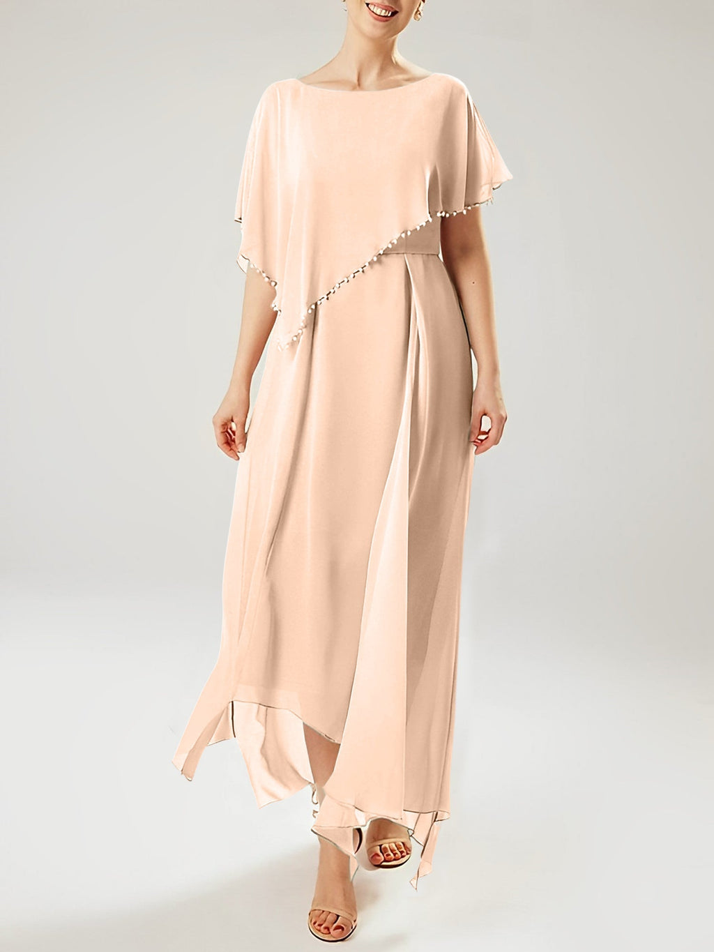 Vestidos de madre de la novia con mangas cortas, corte tubo/columna y borlas