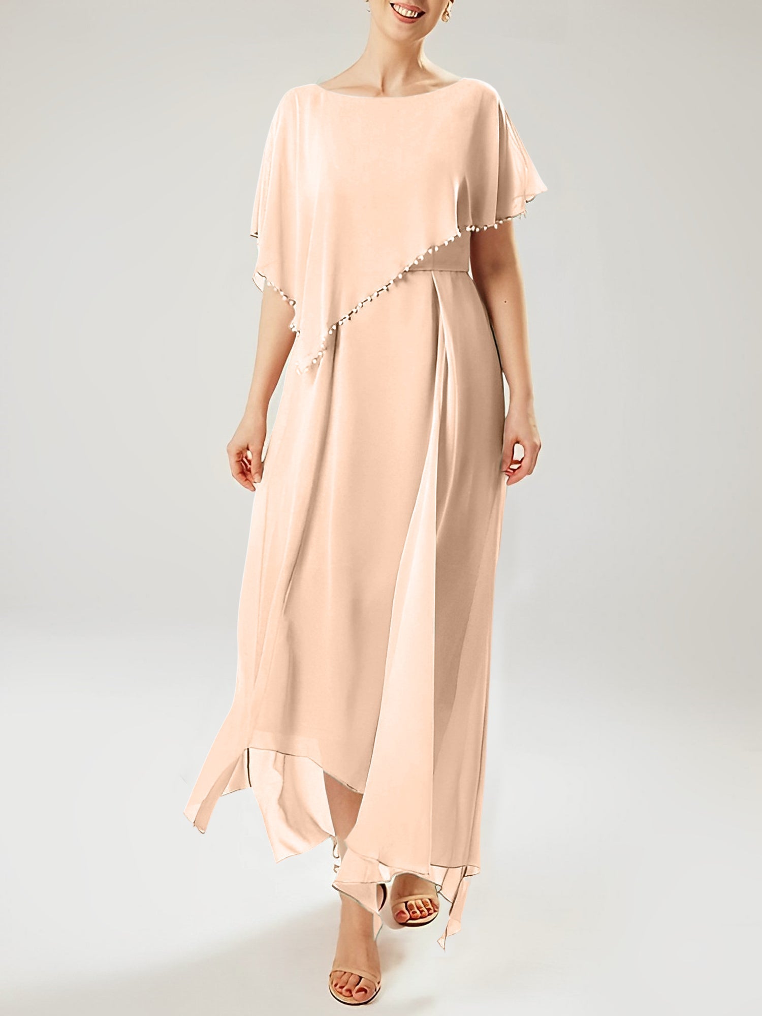 Vestidos de madre de la novia con mangas cortas, corte tubo/columna y borlas