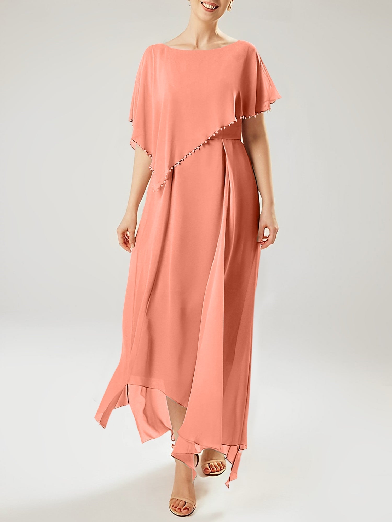 Vestidos de madre de la novia con mangas cortas, corte tubo/columna y borlas