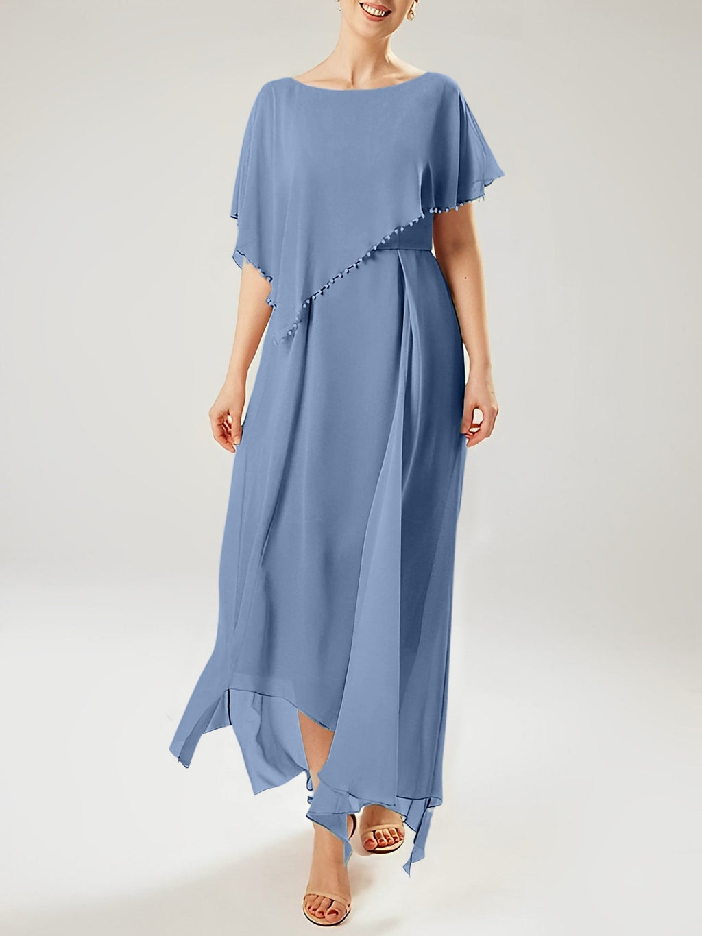 Vestidos de madre de la novia con mangas cortas, corte tubo/columna y borlas