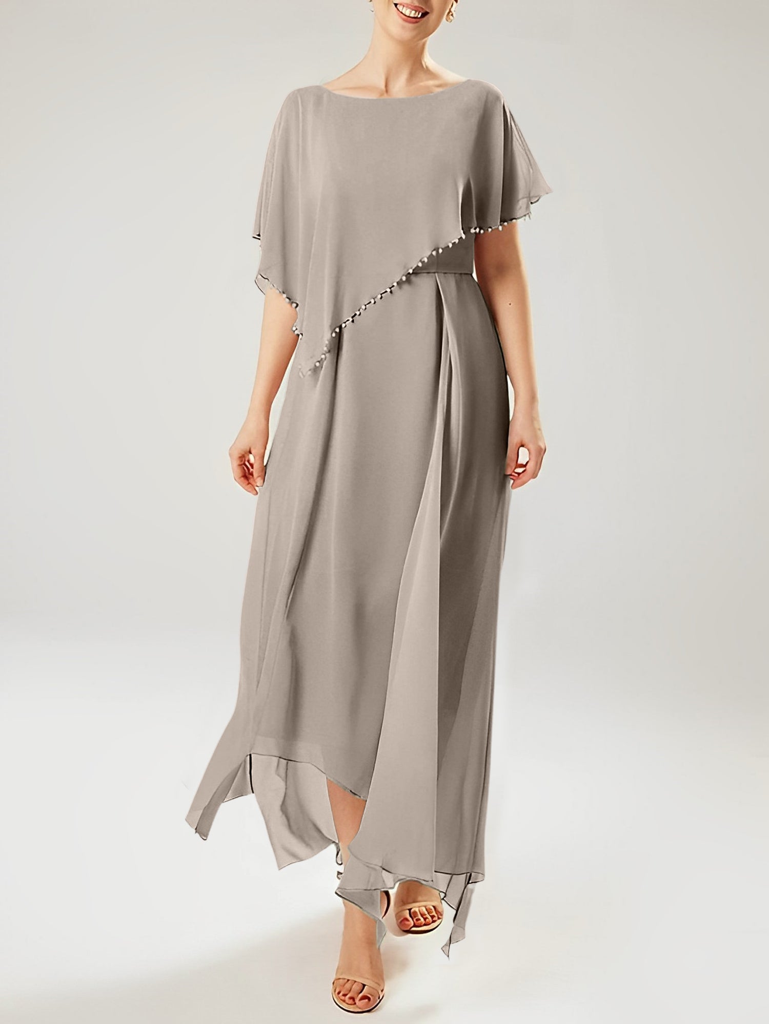 Vestidos de madre de la novia con mangas cortas, corte tubo/columna y borlas