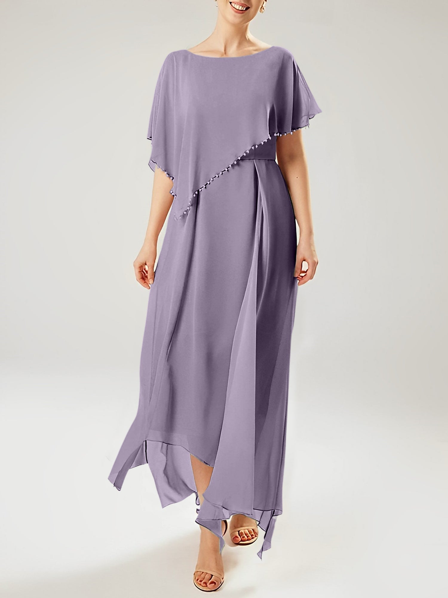 Vestidos de madre de la novia con mangas cortas, corte tubo/columna y borlas