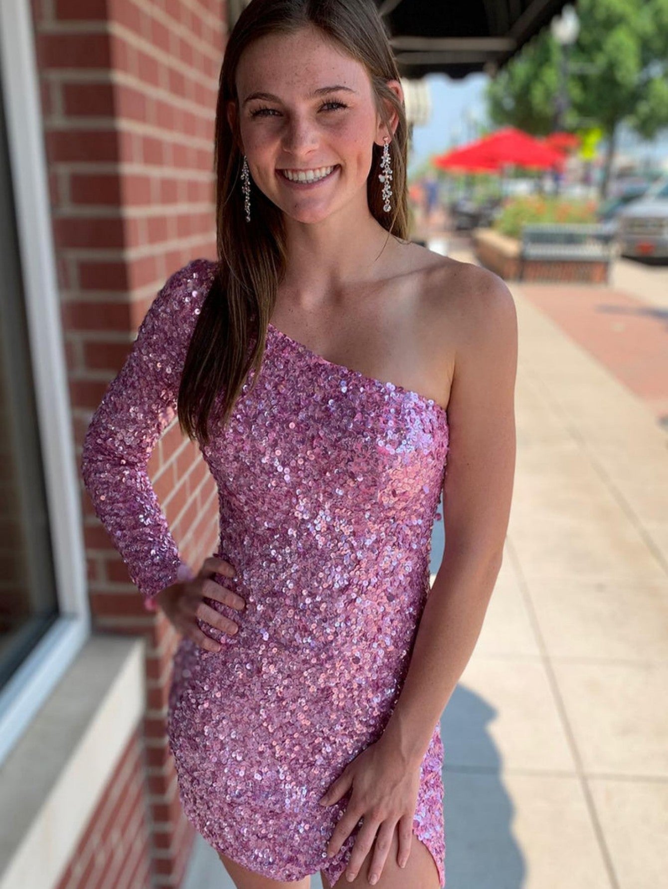 Gwendolyn | Vestido de fiesta ajustado con lentejuelas y un solo hombro