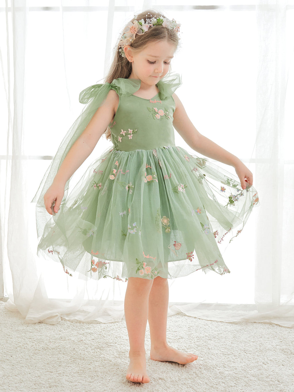 A-Linien-Kleid für Blumenmädchen mit ärmellosem Tüll und Blumenstickerei 