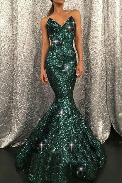 Vestido de fiesta largo verde oscuro con lentejuelas y corte sirena en forma de corazón