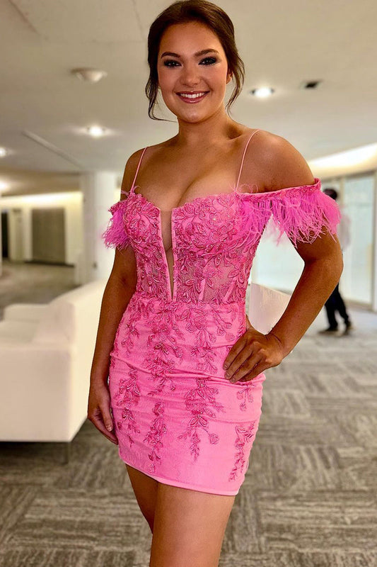 Queenie | Vestido de fiesta de encaje rosa con hombros descubiertos