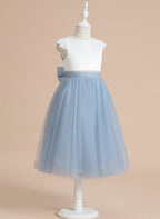 Vestido de niña de las flores de primera comunión de tul satinado con corte en A y largo hasta la rodilla