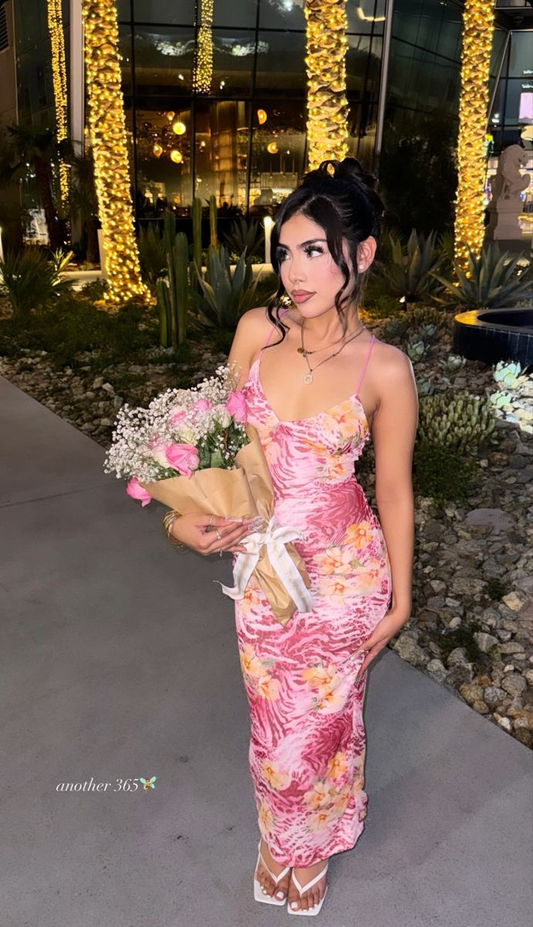 Vestido de noche largo con tirantes finos y estampado de satén Y8472