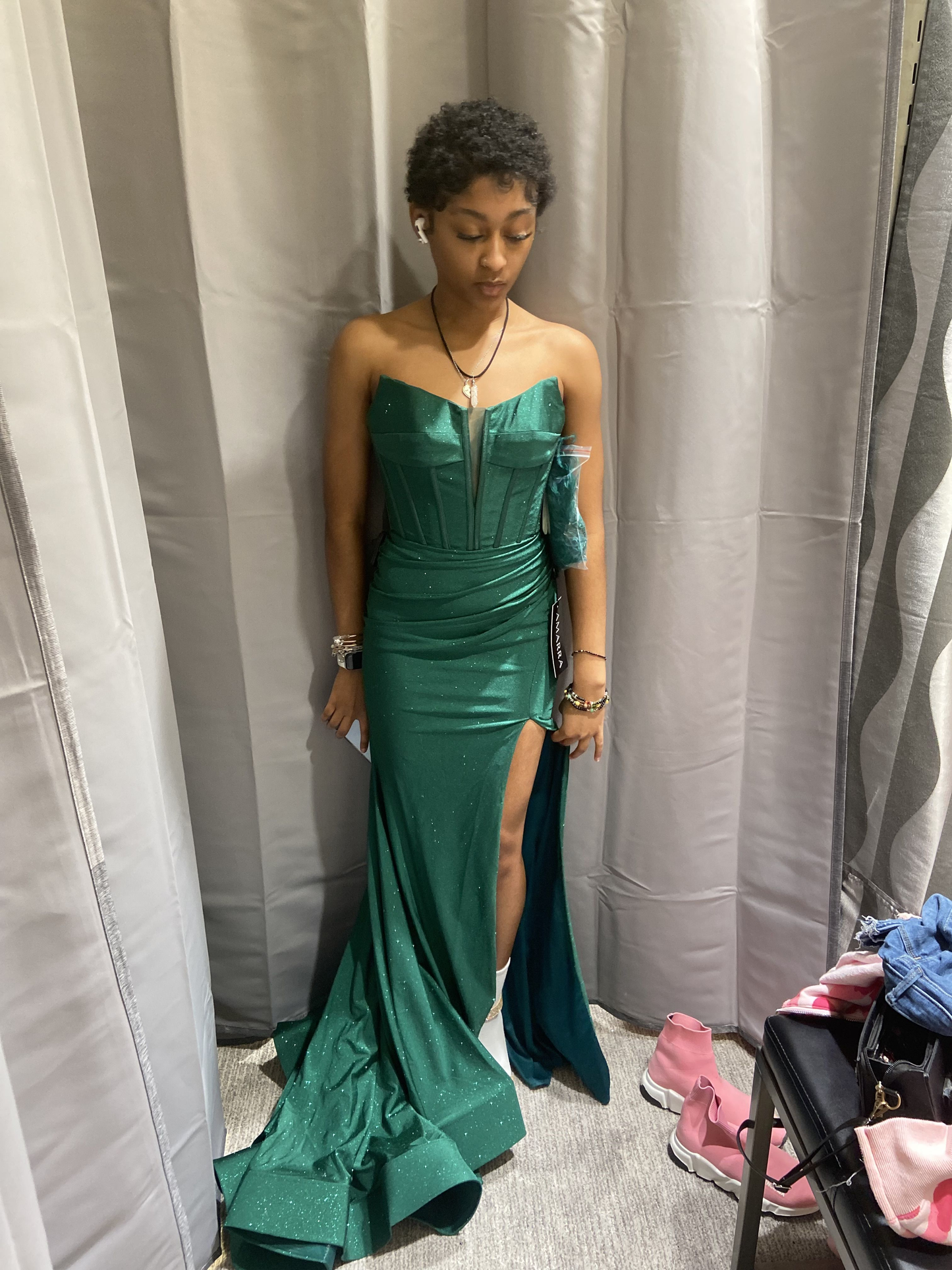 Vestido de noche verde sirena sin mangas con abertura Y5920