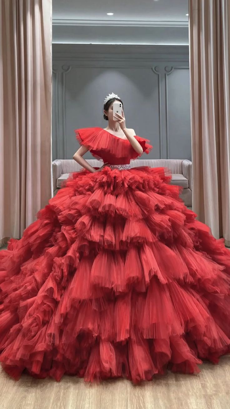 Atemberaubendes rotes mehrlagiges Tüll-Ballkleid für Sweet 16-Jahre Y5361