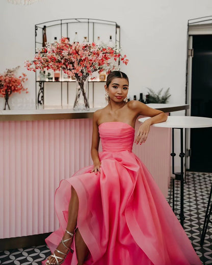 Elisa | Vestido de fiesta de organza rosa claro, corte A, sin tirantes