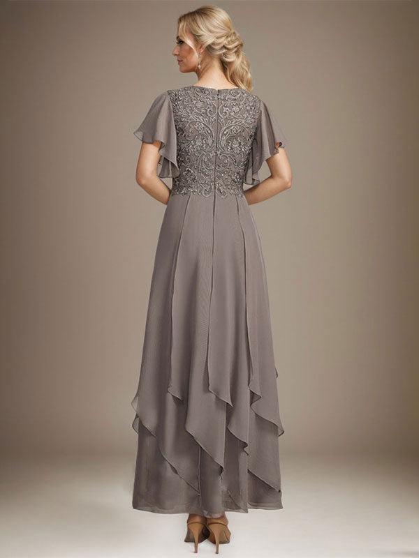 Vestido de gasa con encaje y escote en V hasta los tobillos para madre de la novia con volantes en cascada