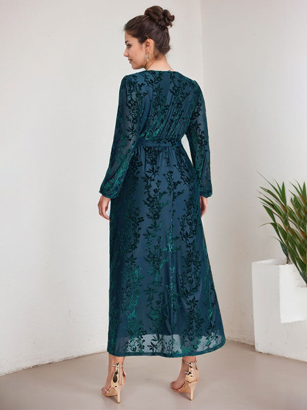 Vestido de novia de terciopelo con escote en V, mangas largas y corte A hasta la rodilla con abertura