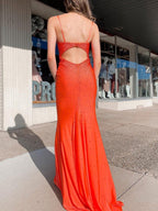 Jennifer | Meerjungfrau-Ballkleid aus Satin mit V-Ausschnitt und Perlen