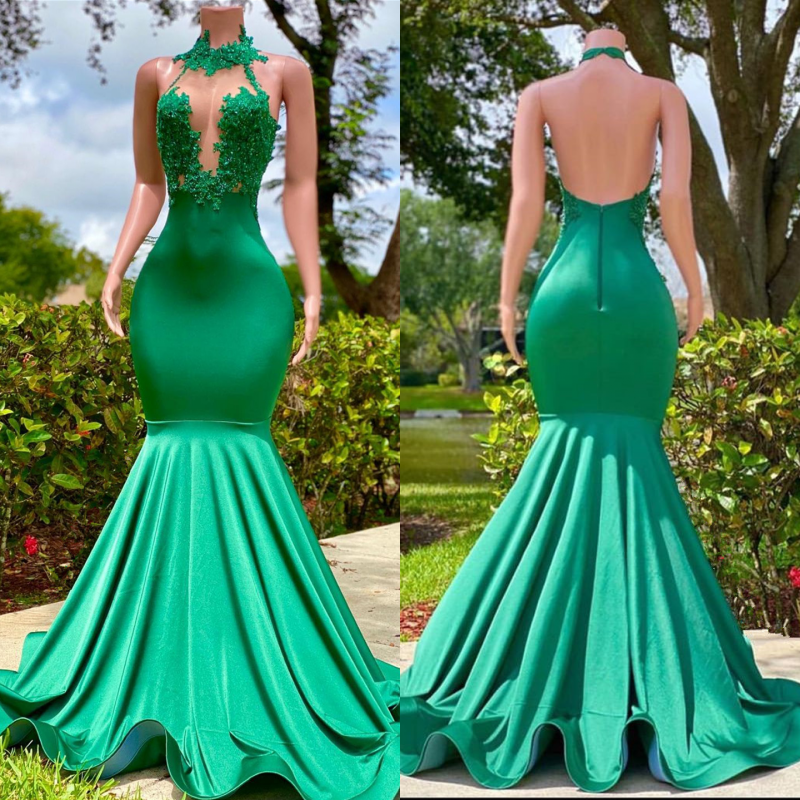 Ärmelloses Meerjungfrau-Ballkleid mit offenem Rücken und eleganten Applikationen