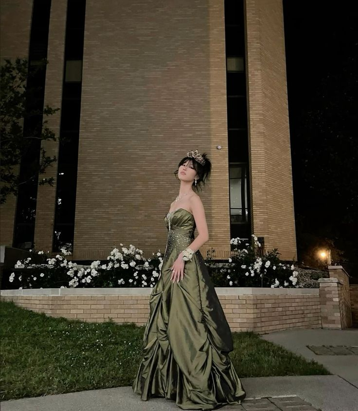 Hübsches trägerloses grünes Satin-Ballkleid mit Perlen, langes Ballkleid, formelles Geburtstagskleid, Ballkleid Y7533