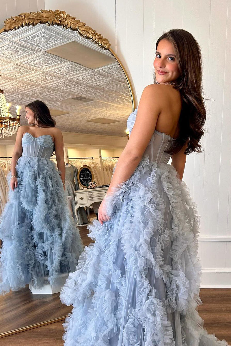 Vestidos de fiesta largos de tul azul sin tirantes con volantes y abertura en la espalda