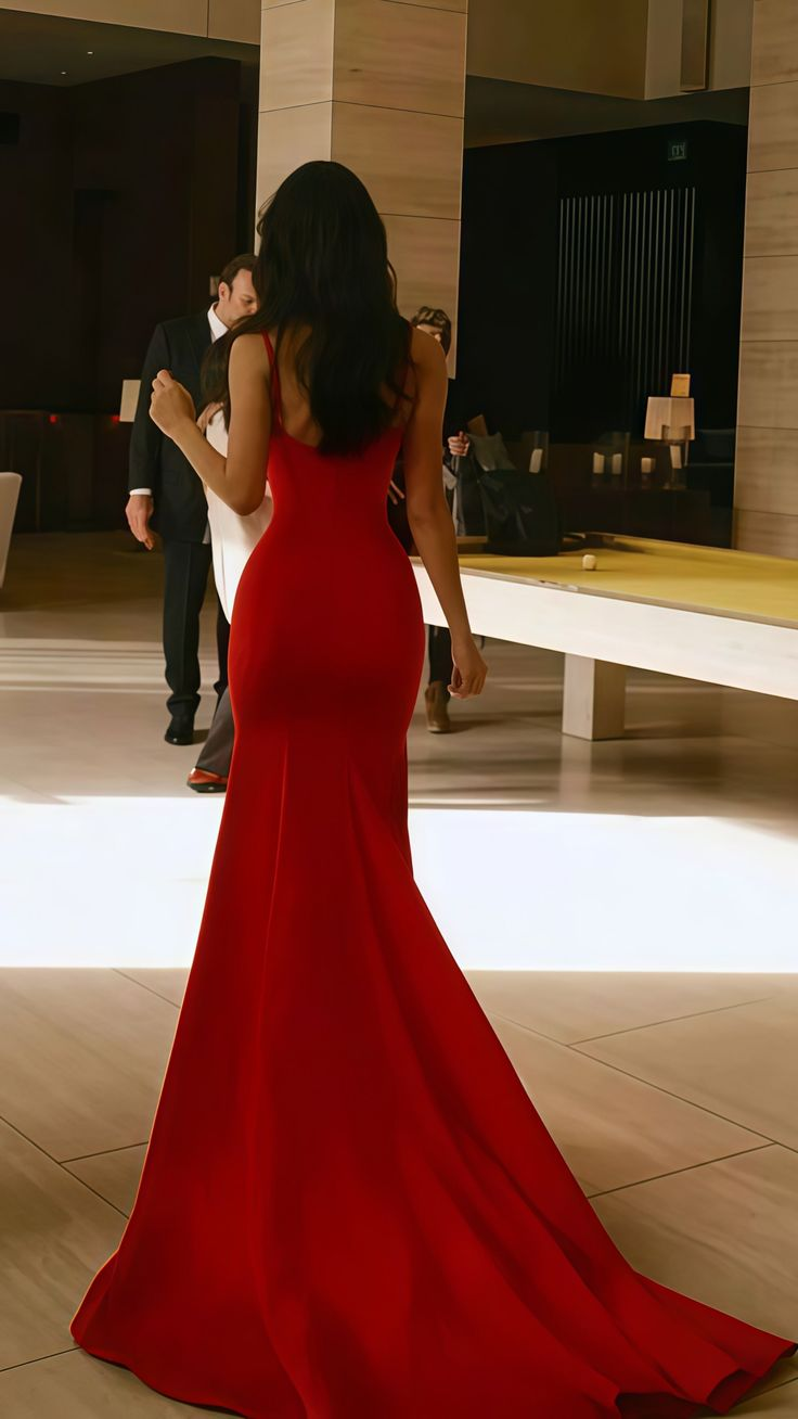 Schlichtes rotes Meerjungfrau-Abschlussballkleid mit Spaghettiträgern, formelles Abendkleid Y7902