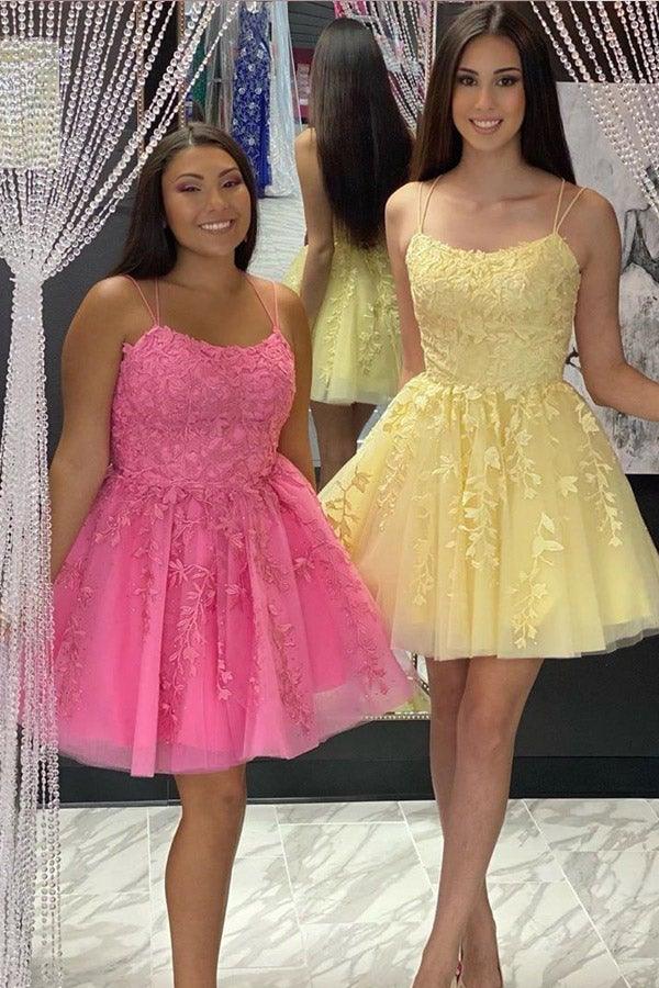 Vestido de fiesta corto azul con tirantes y apliques de encaje PD424