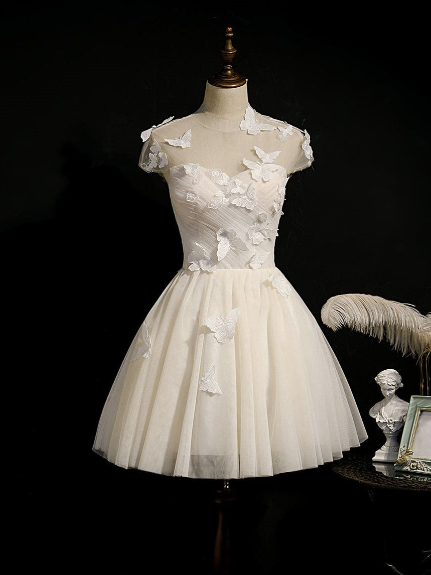 Champagnerfarbenes Homecoming-Kleid aus Tüll mit Schnürung und Schmetterlingsapplikationen 