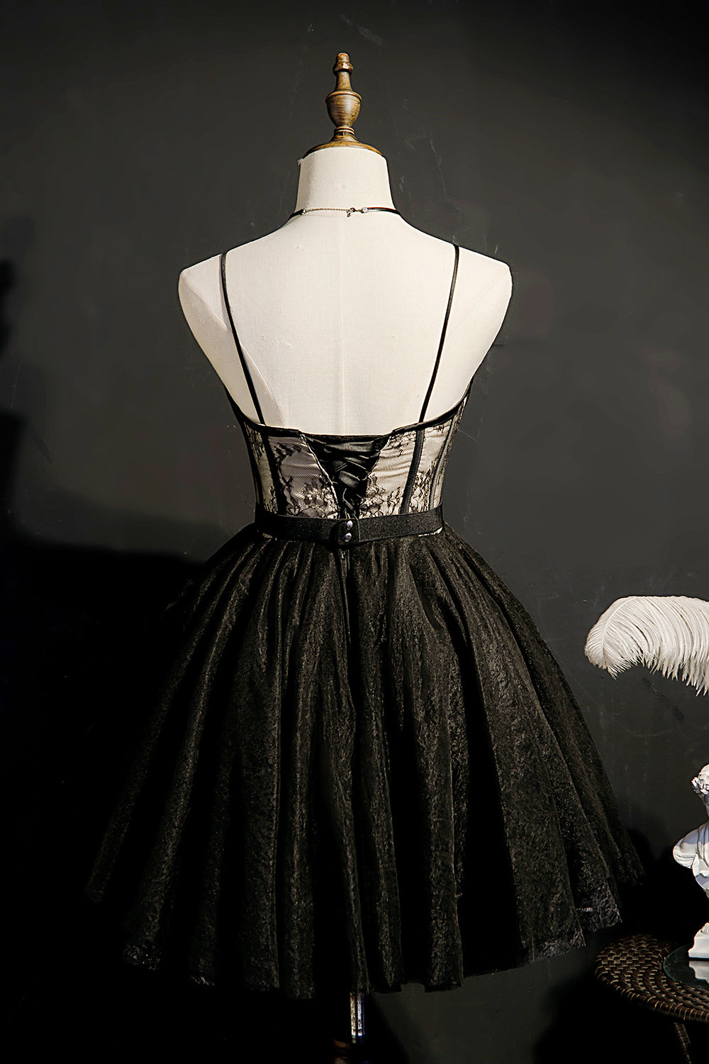 Chic Lace Spaghetti Straps Tulle Short Homecoming Dresses