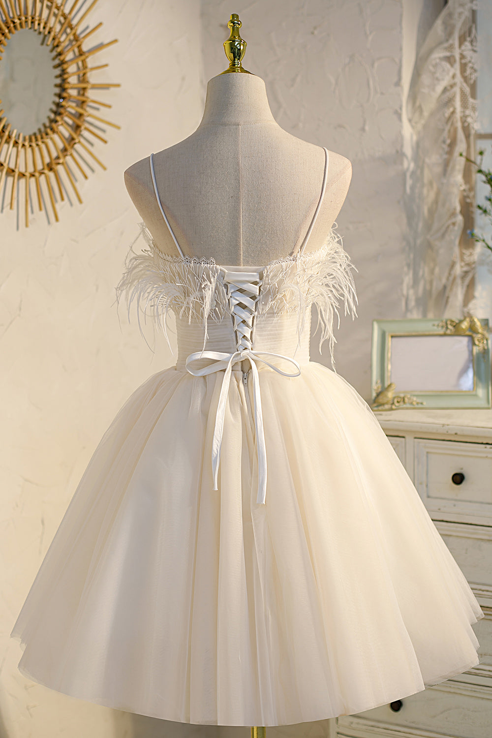 Elegantes vestidos de fiesta de princesa de tul con tirantes finos y sin mangas