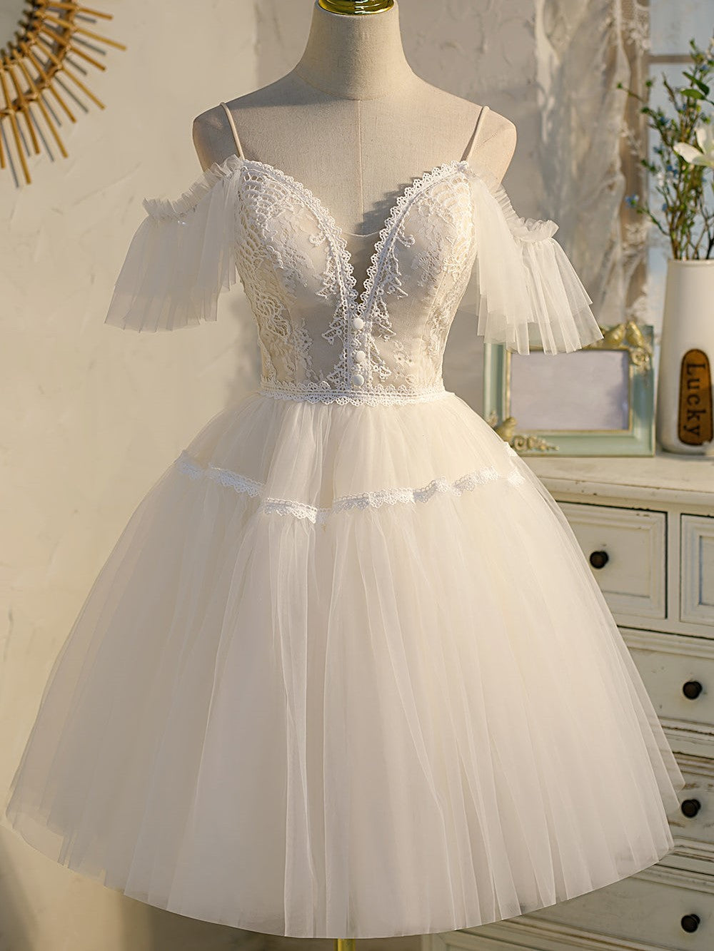 Vestidos de fiesta de princesa de tul con tirantes finos y escote en V color champán
