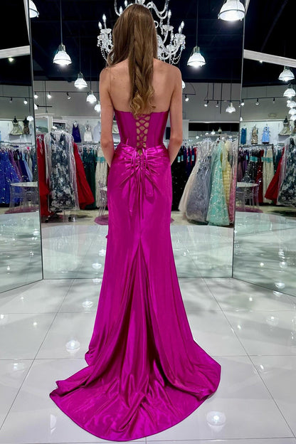 Leslie | Rotes trägerloses, langes Meerjungfrauenkleid mit verdrehter Vorderseite und Schlitz