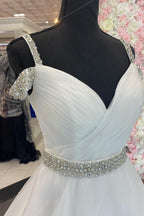 Vestido de fiesta de corte A con hombros descubiertos y cuentas en rosa intenso