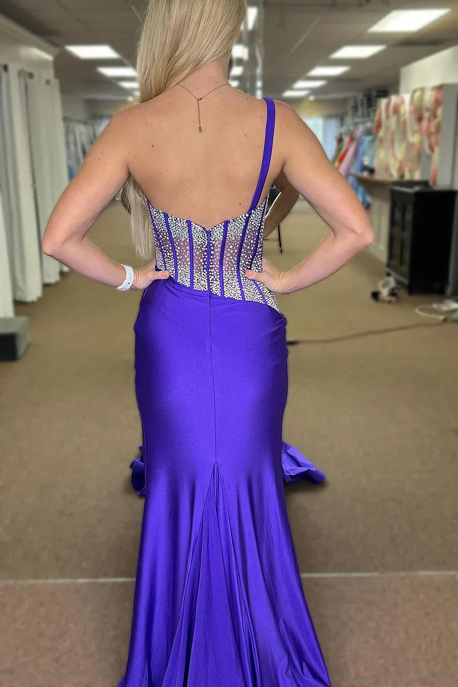 Laylani | Vestidos de fiesta largos de sirena azul con un solo hombro y cuentas