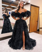 Ariya | A-Linien-Ballkleid aus schulterfreiem Glitzertüll mit Schlitz