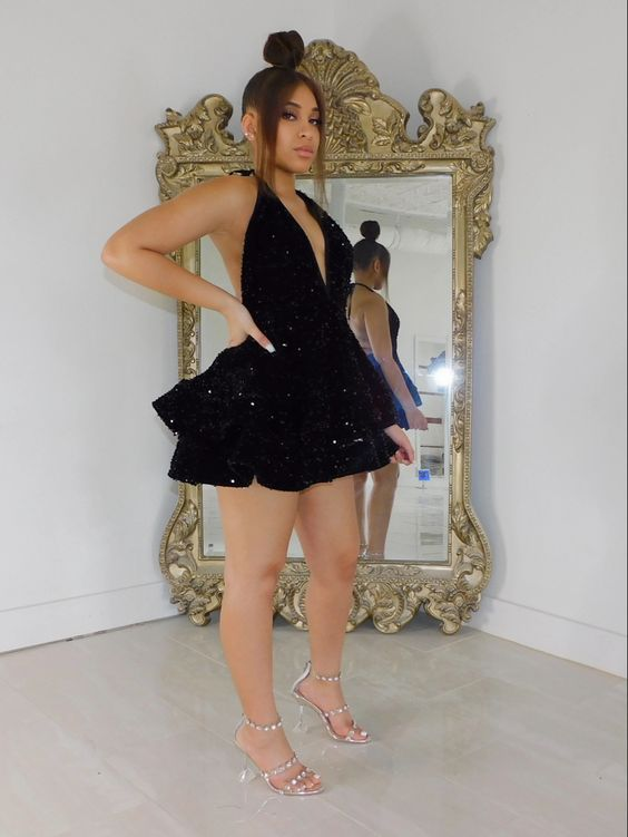 Sexy schwarze funkelnde kurze Homecoming-Kleider mit offenem Rücken und gestuften Pailletten, Abschlusskleid für Partys und Abende Y4111