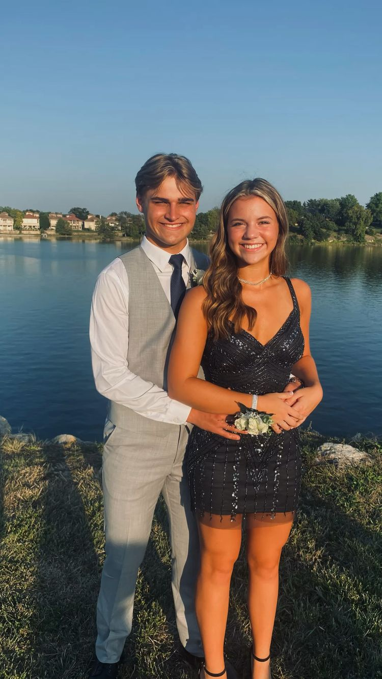 Sexy Schwarzes Enges Homecoming-Kleid, Schwarzes Cocktailkleid Y4018